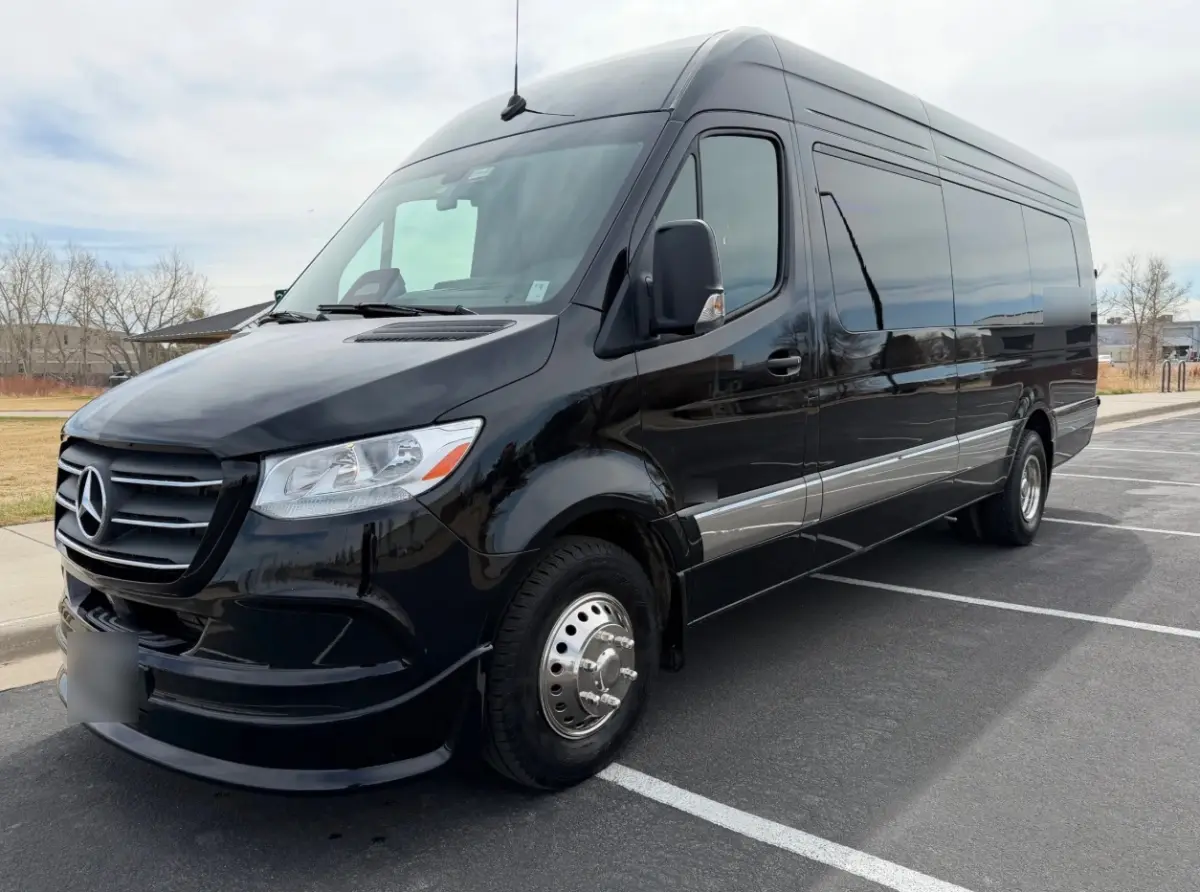 Monument 13 passenger black executive Sprinter